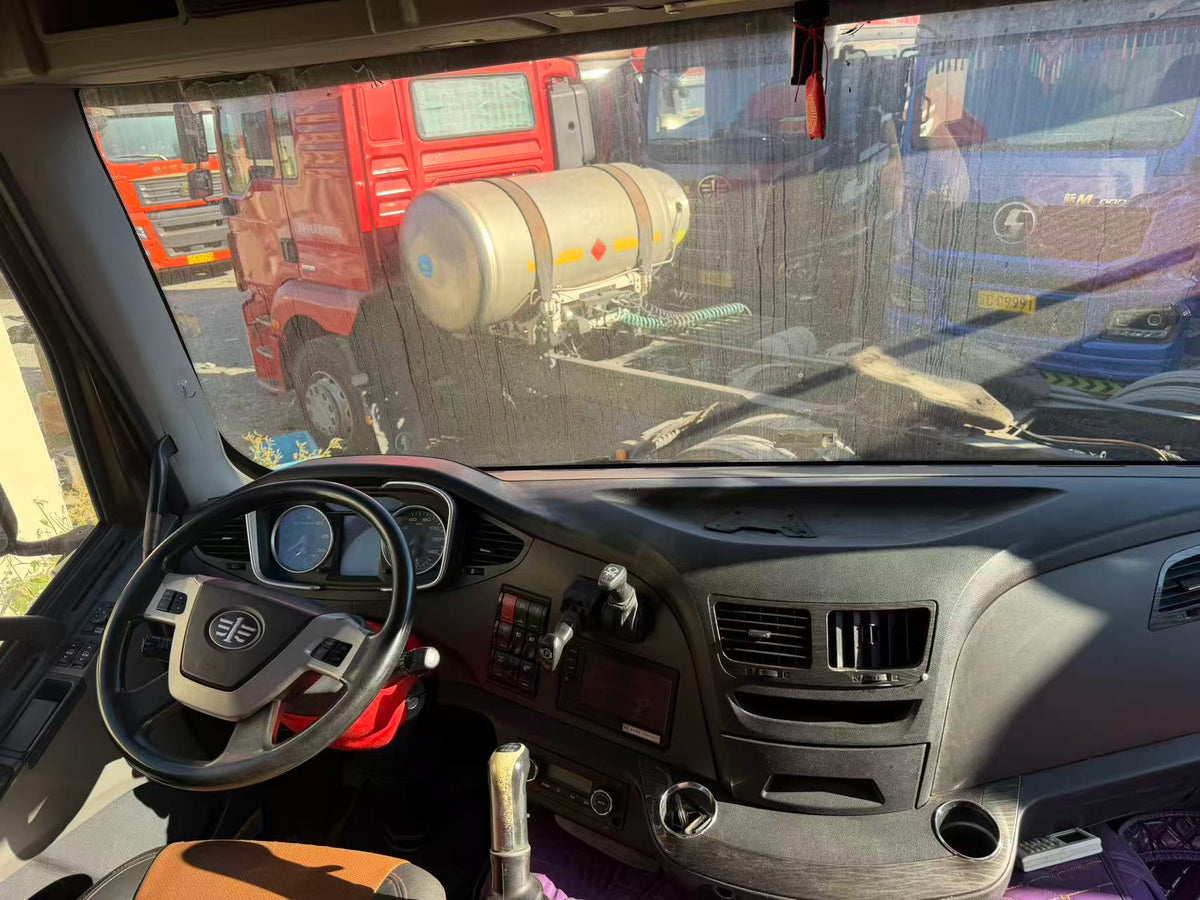 Used 2019 FAW Jiefang J6P 550 hp 6X4 Tractor Truck