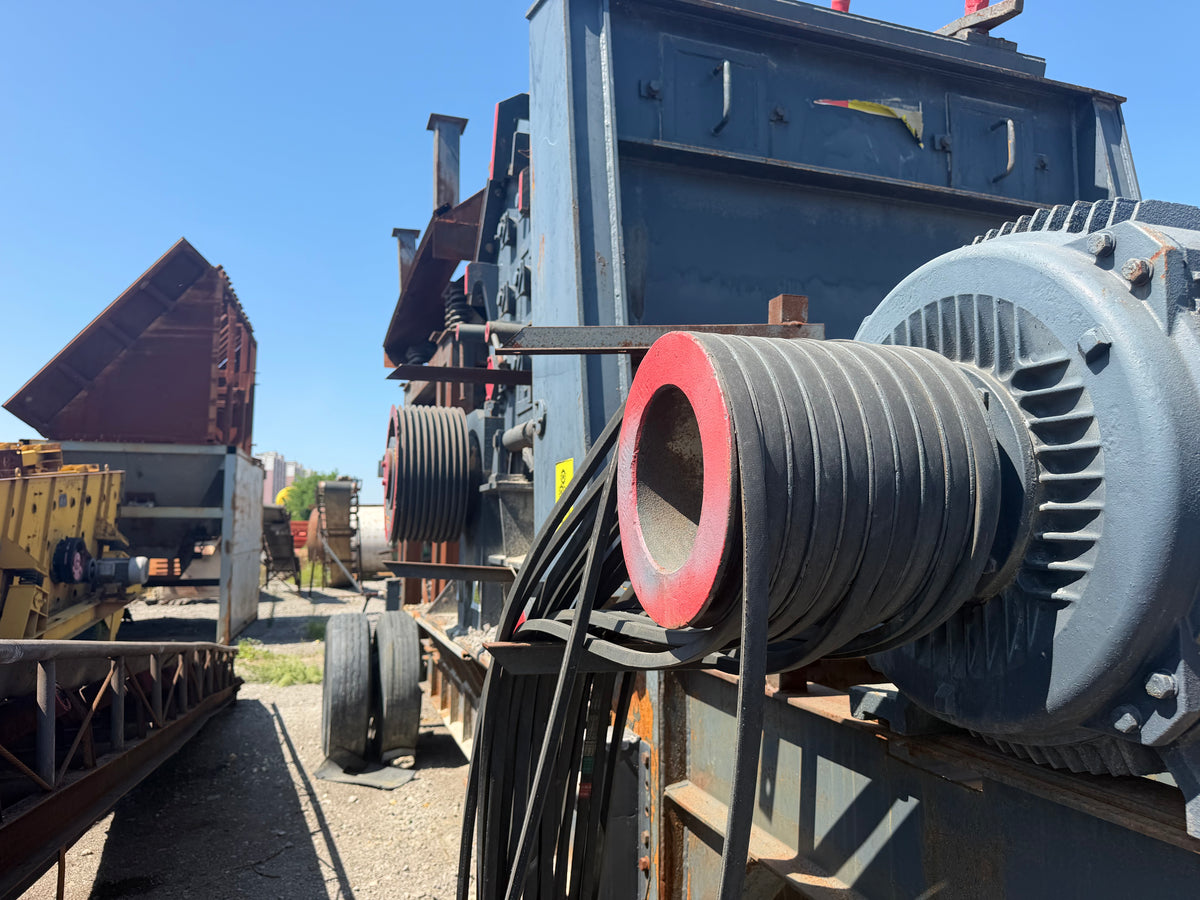 Used PF1315 Tire-type Mobile Impact Crushing Station