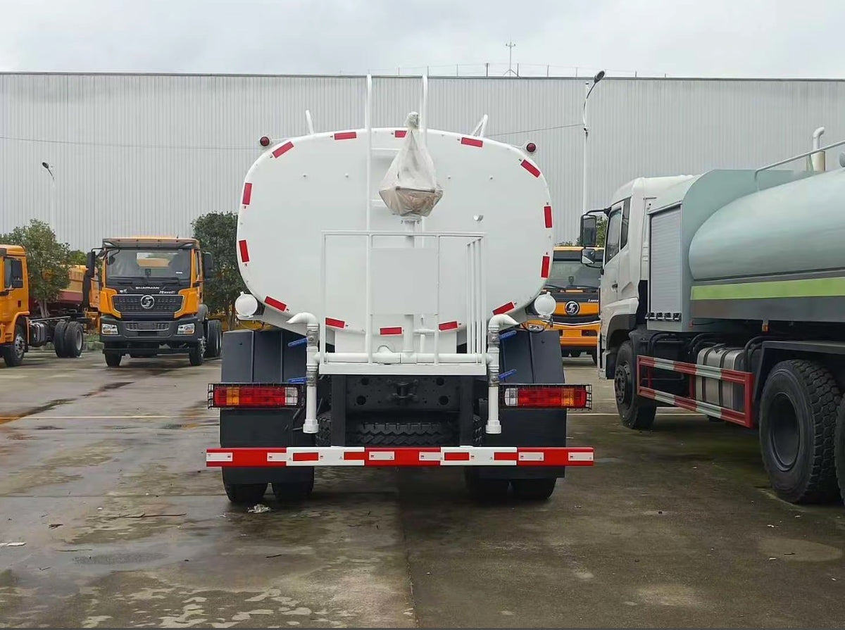 Used Sinotruk HOWO 220~280 hp 4X2 Water Sprinkler Truck