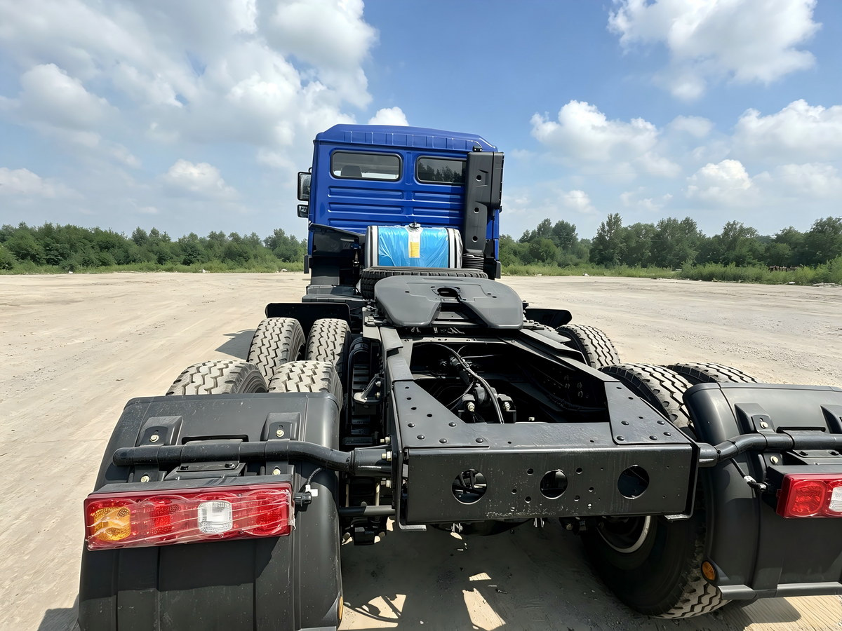 Remanufactured Shacman F3000 371 HP 6×4 Tractor Truck