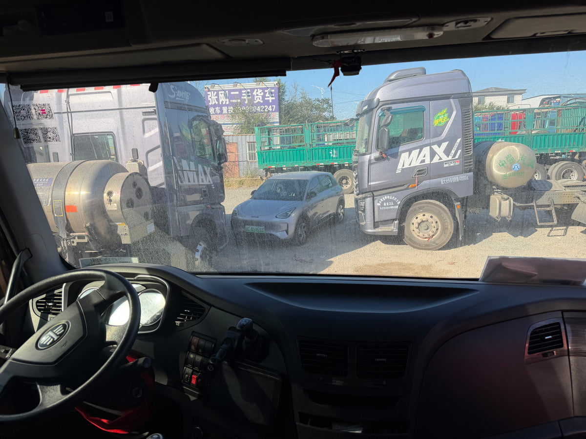 Used 2020 FAW Jiefang J6P 420 hp 6X4 Tractor Truck
