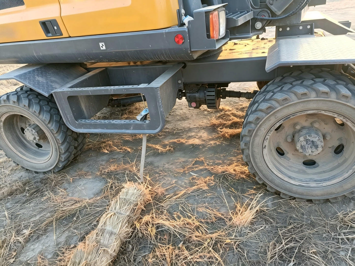 Used 2025 XCMG XE80WG 6.9 t Wheeled Excavator – Unit 00082