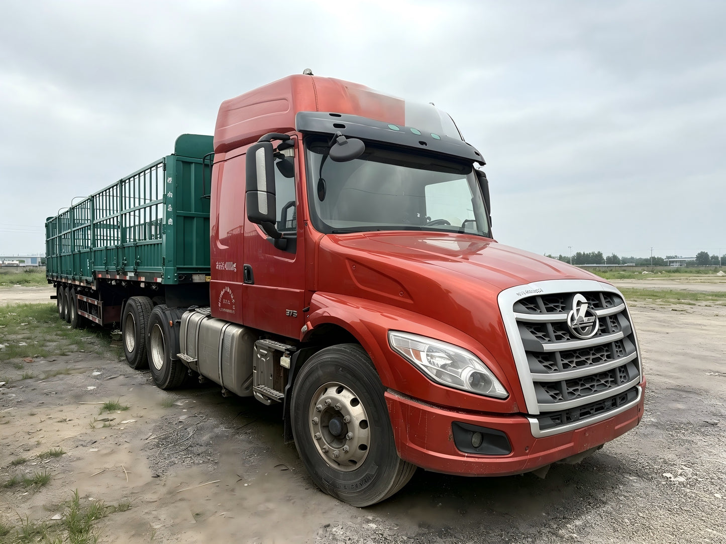 Used Chenglong T5 375 HP 6×4 Tractor Truck