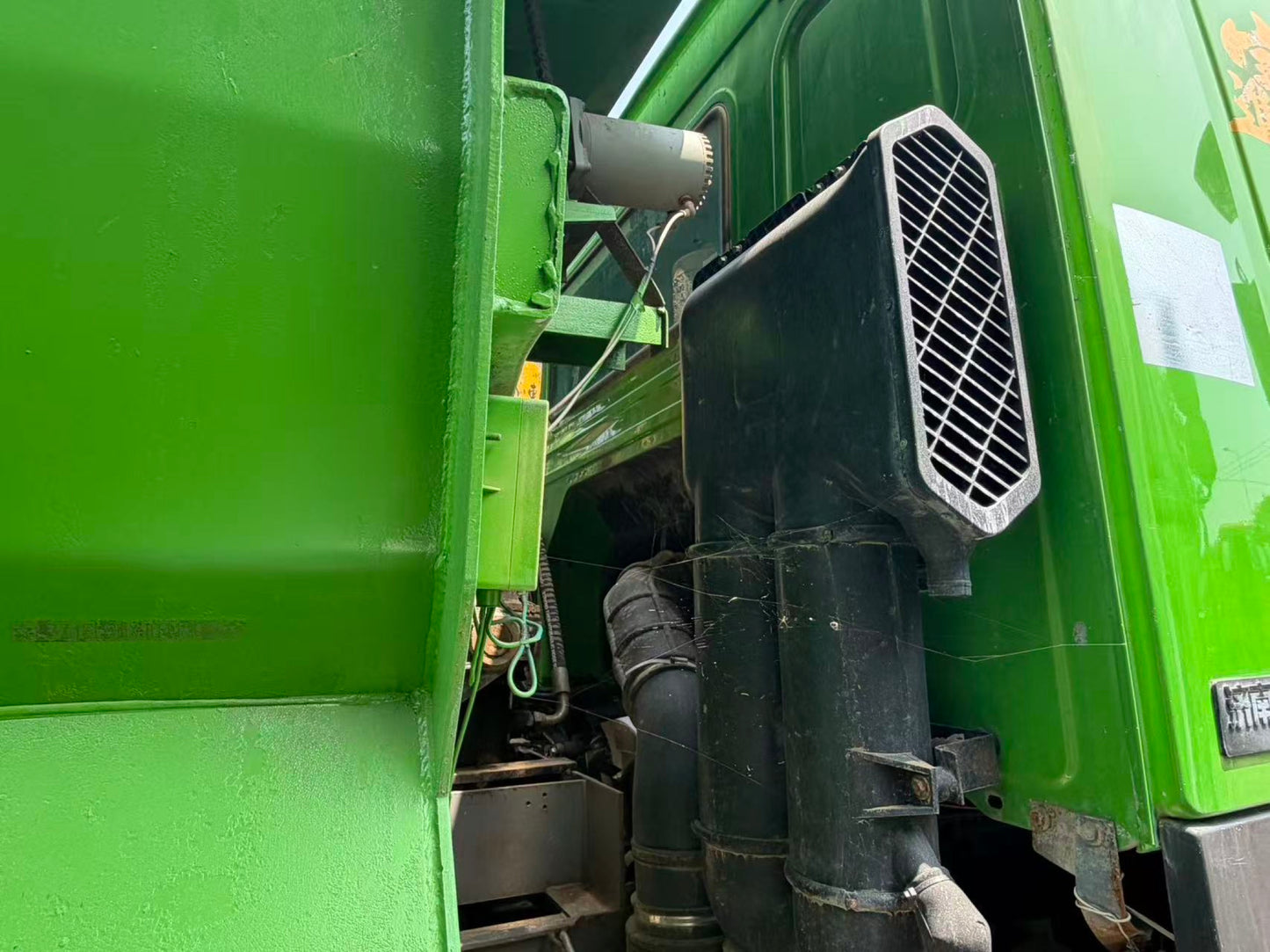 Used SINOTRUK HOWO 380 HP 6×4 Dump Truck