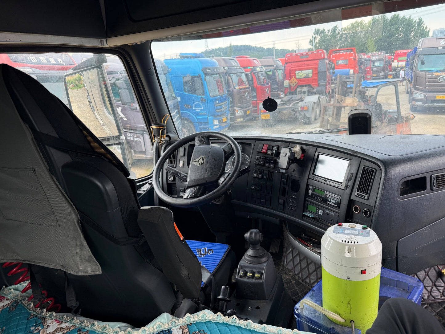 Used SINOTRUK HOWO TH7 480 HP 6×4 Tractor Truck