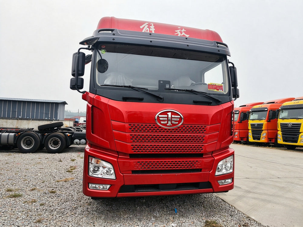 Used 2025 FAW JH6 520 hp 2,000km 6X4 Tractor Truck