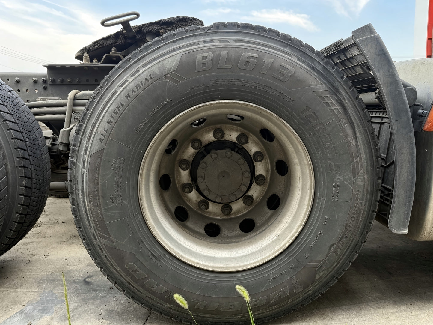 Used SINOTRUK SITRAK C7H 480 HP 6×4 Tractor Truck