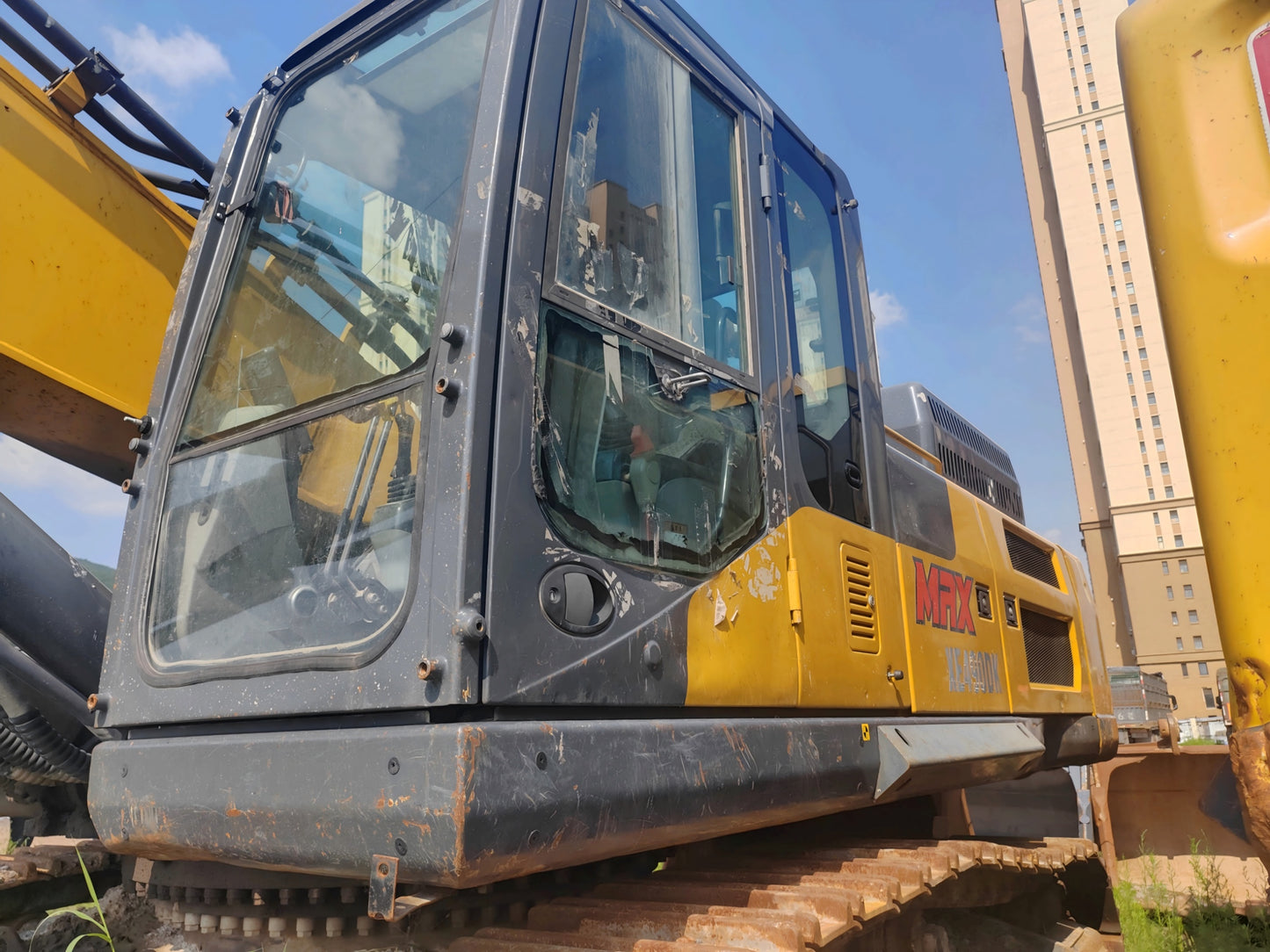 Used XCMG XE490DK 48 t Crawler Excavator – Unit 03168