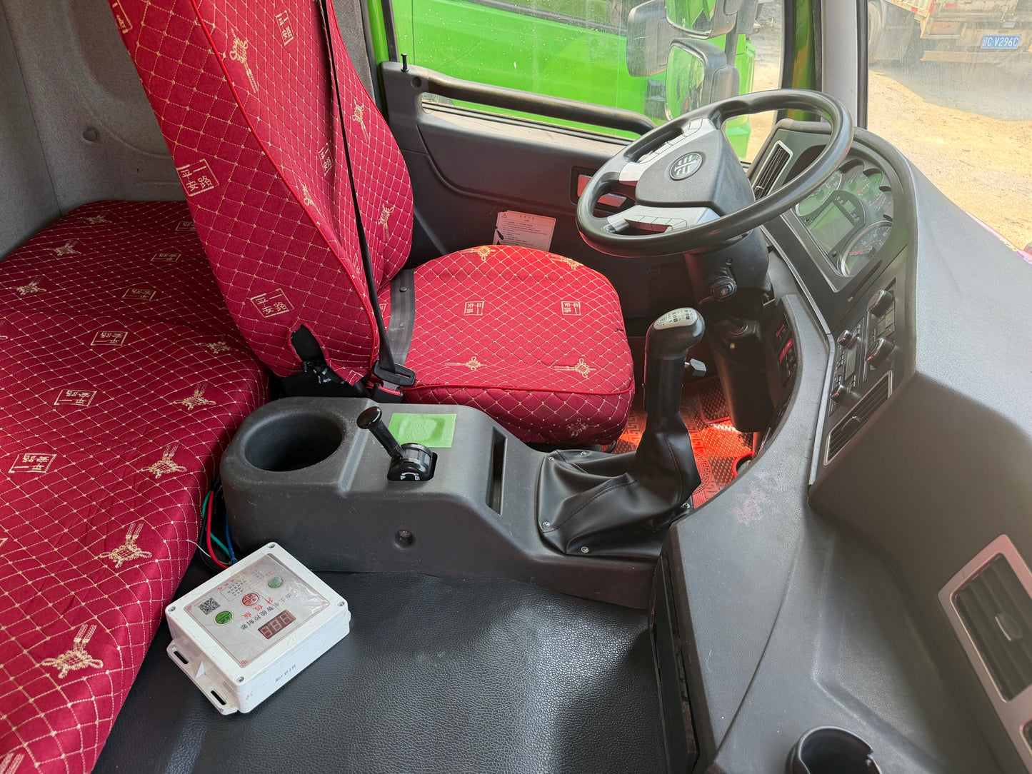 Used FAW Jiefang Tian V 375 HP 8×4 Dump Truck
