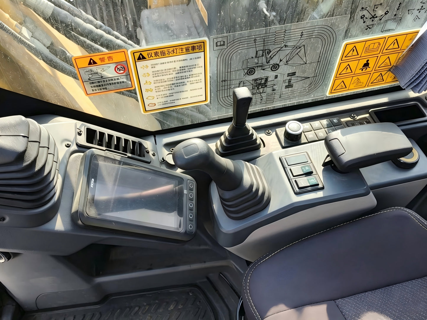 Used 2025 XCMG XE80WG 6.8 t Wheeled Excavator – Unit 00003
