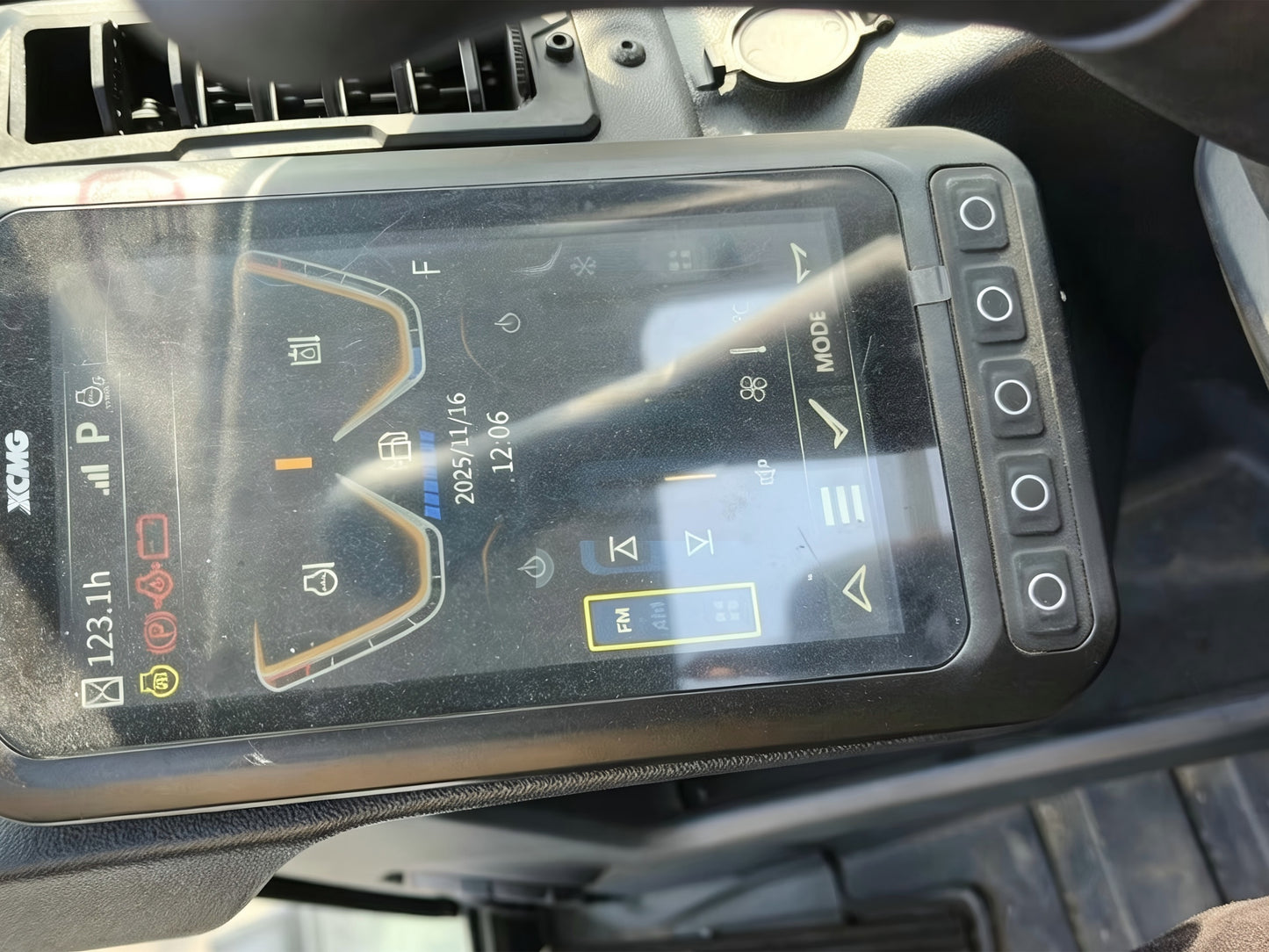 Used 2025 XCMG XE80WG 6.8 t Wheeled Excavator – Unit 00003