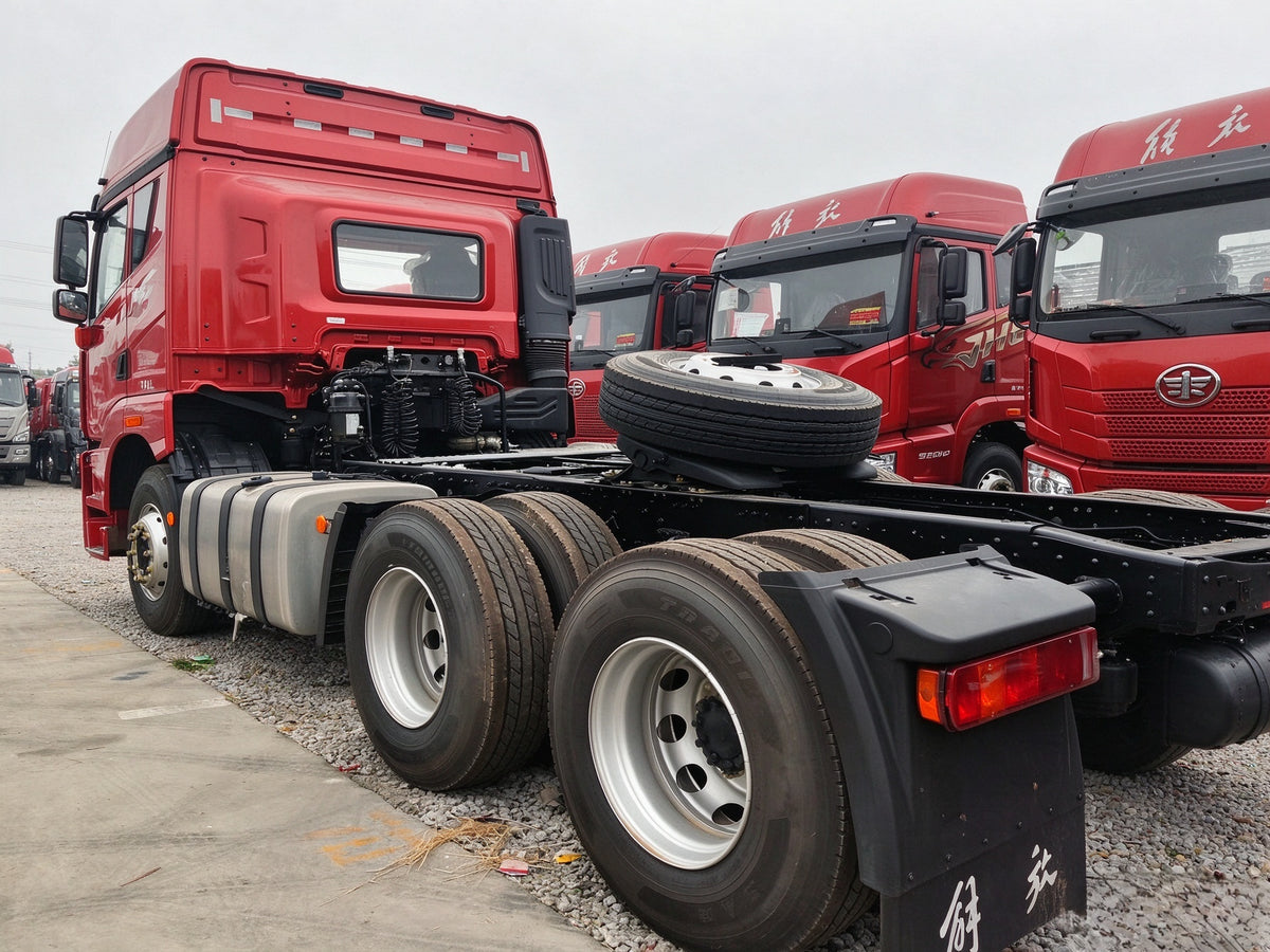 Used 2025 FAW JH6 520 hp 2,000km 6X4 Tractor Truck