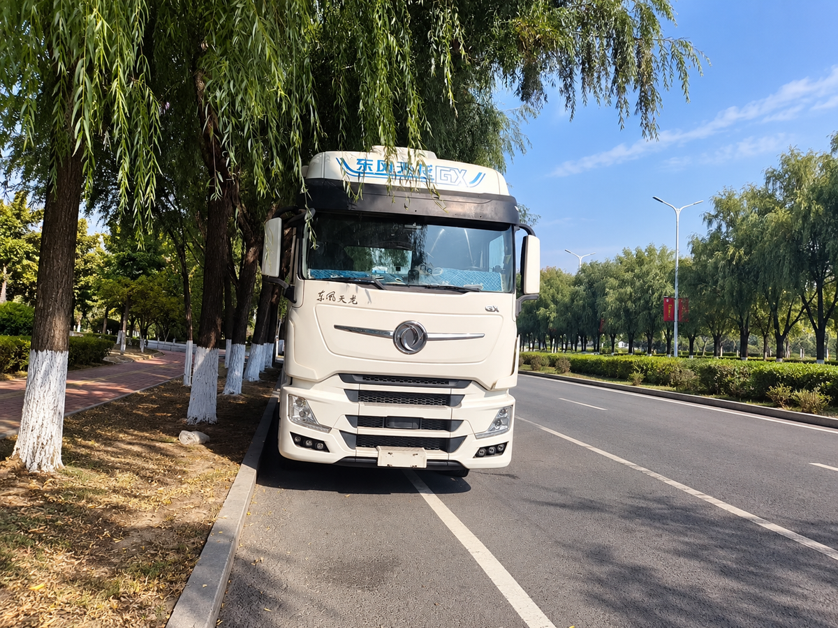 Used 2022 Dongfeng Tianlong GX 560 hp 6X4 Tractor Truck