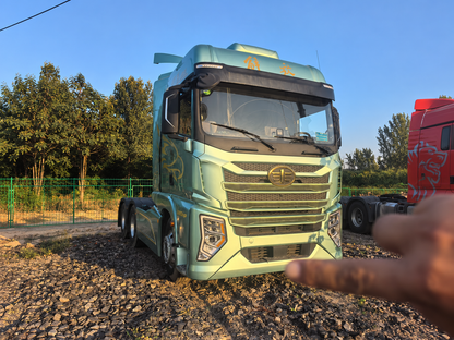 Used 2023 FAW Jiefang Yingtu 620 hp 6X4 Tractor Truck