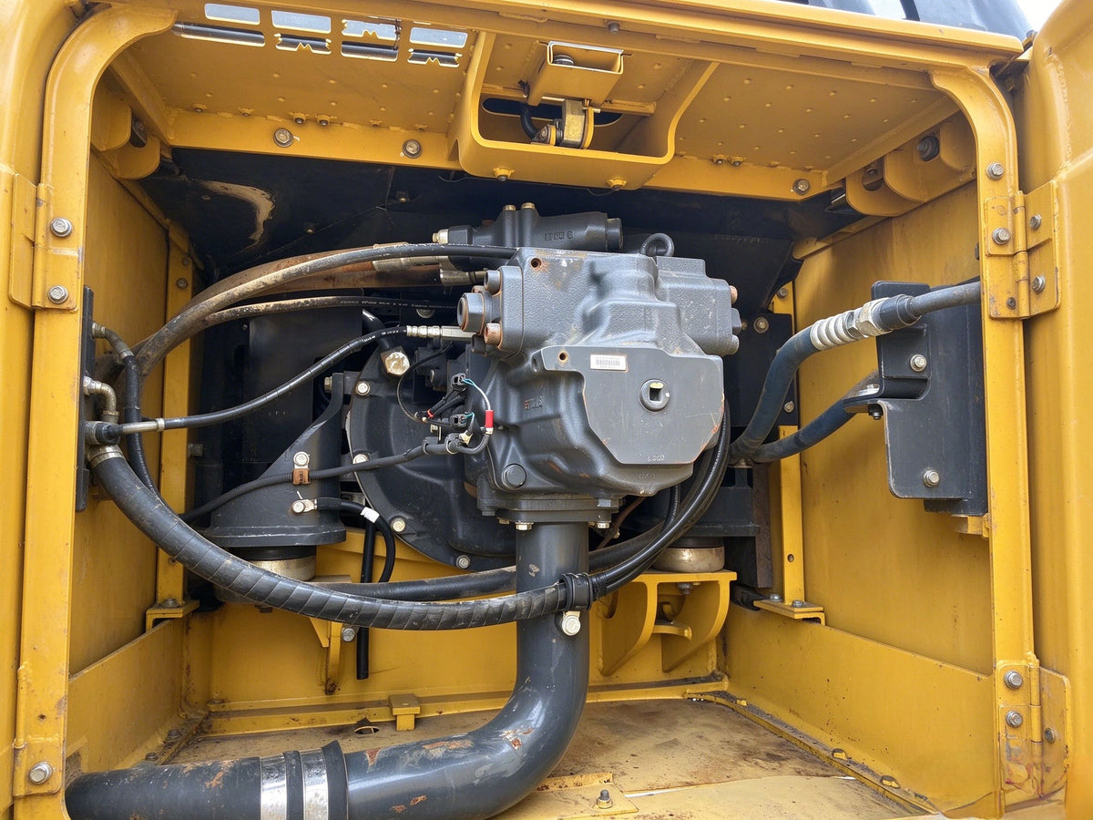 Used 2018 KOMATSU PC360-8M0 33.55 t Crawler Excavator – Unit PC360
