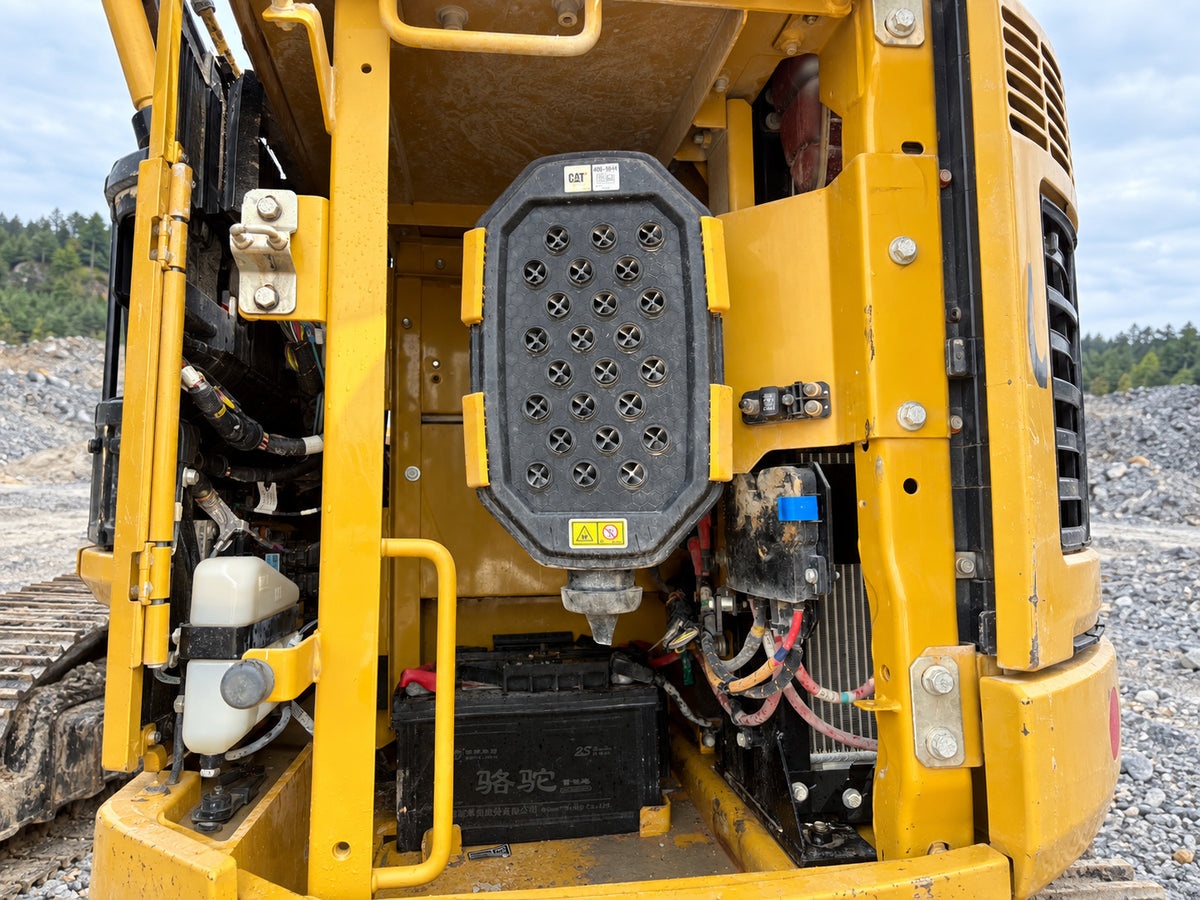 Used 2023 A42 CAT 333 32.9 t 7400h Crawler Excavator – Unit CAT333