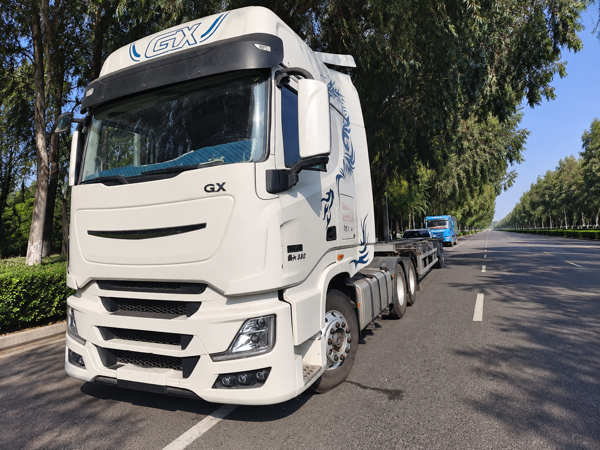 Used 2022 Dongfeng Tianlong GX 560 hp 6X4 Tractor Truck