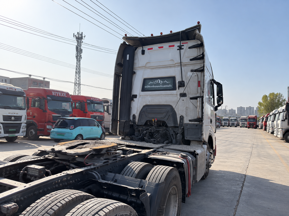 Used 2023 SHACMAN X6000 680 hp 210,000km 6X4 Tractor Truck