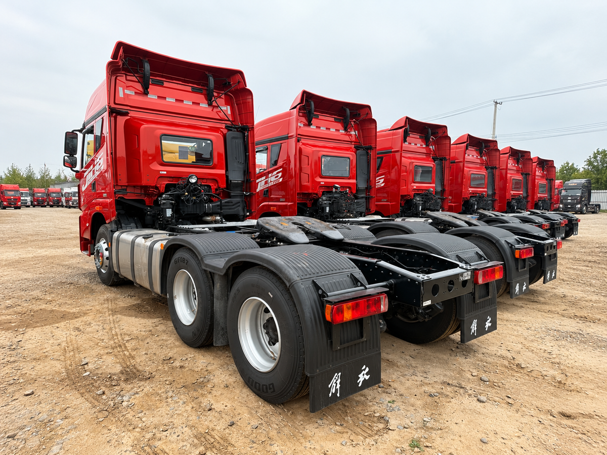 Used 2025 FAW Jiefang JH6 520 hp 100,000-130,000km 6X4 Tractor Truck