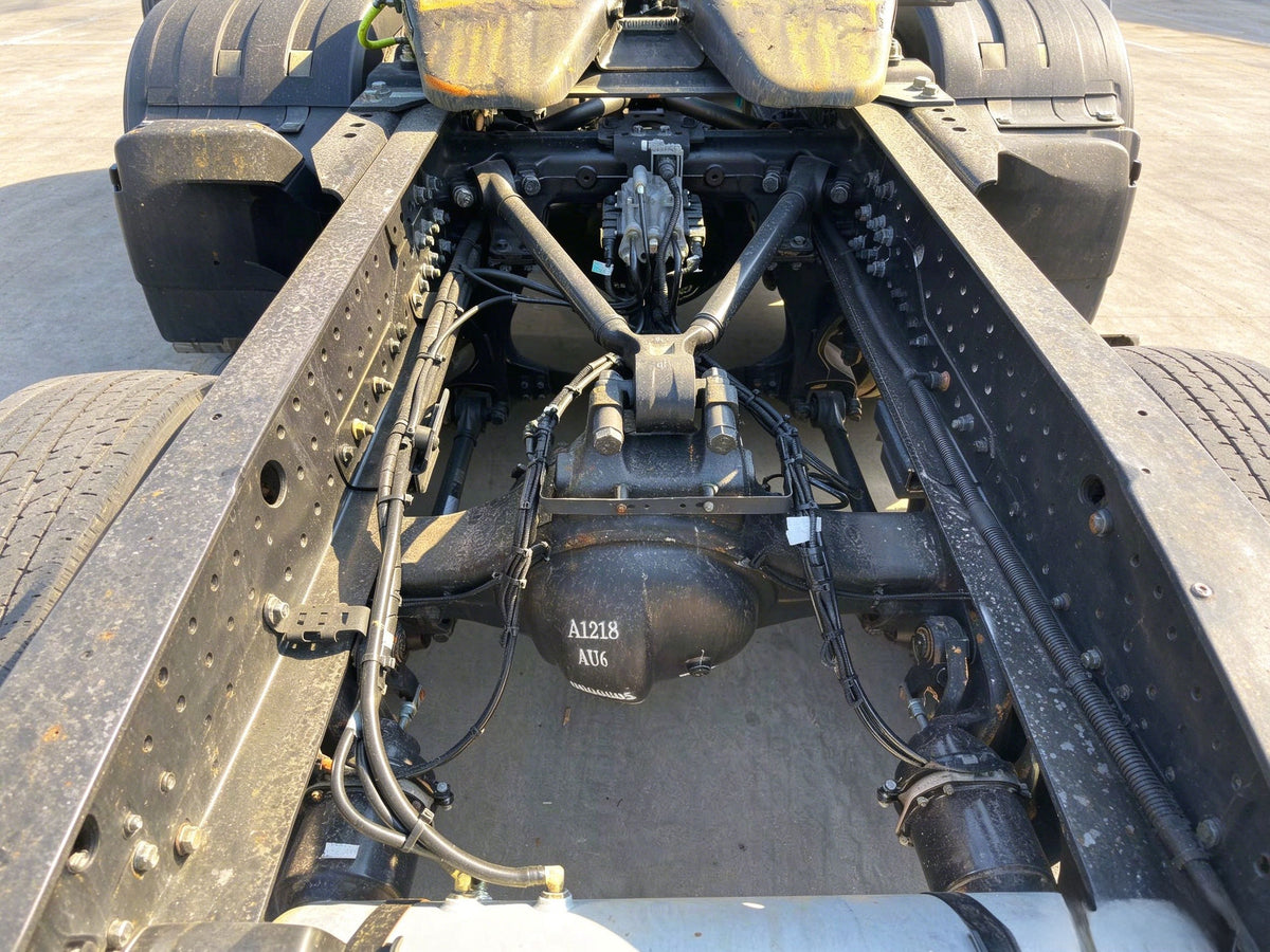 Used Oct 2024 AUMAN EST Xinghui 620 hp 2,0000km 6X4 Tractor Truck