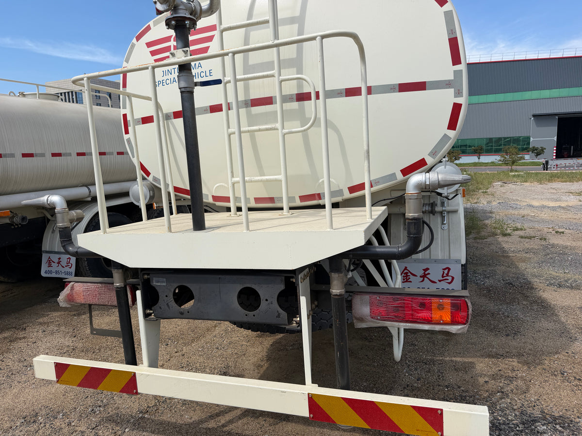 New J6P‑350 350 hp 6X4 Anti-corrosion Liquid Tank Truck