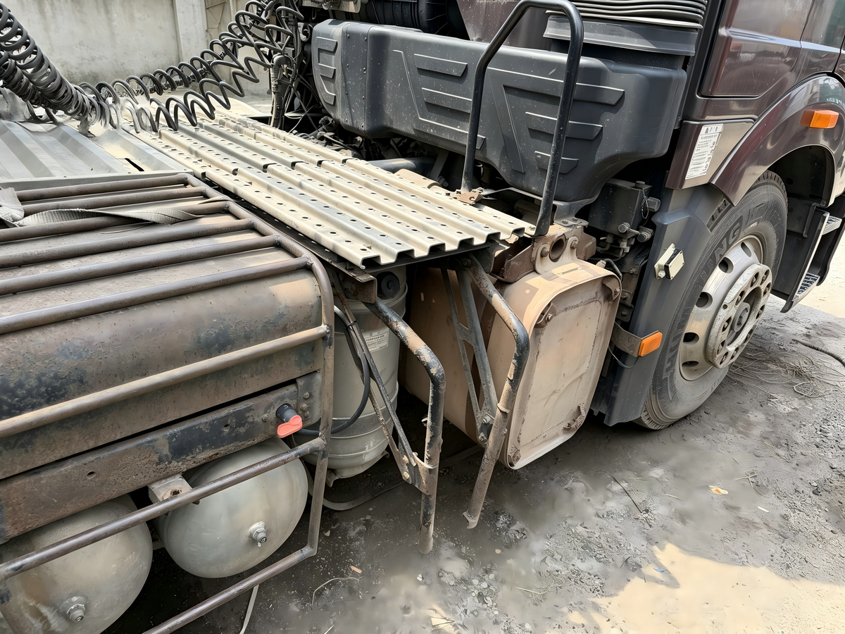 Used FAW Jiefang New J6P 500 HP 6×4 Tractor Truck-9313