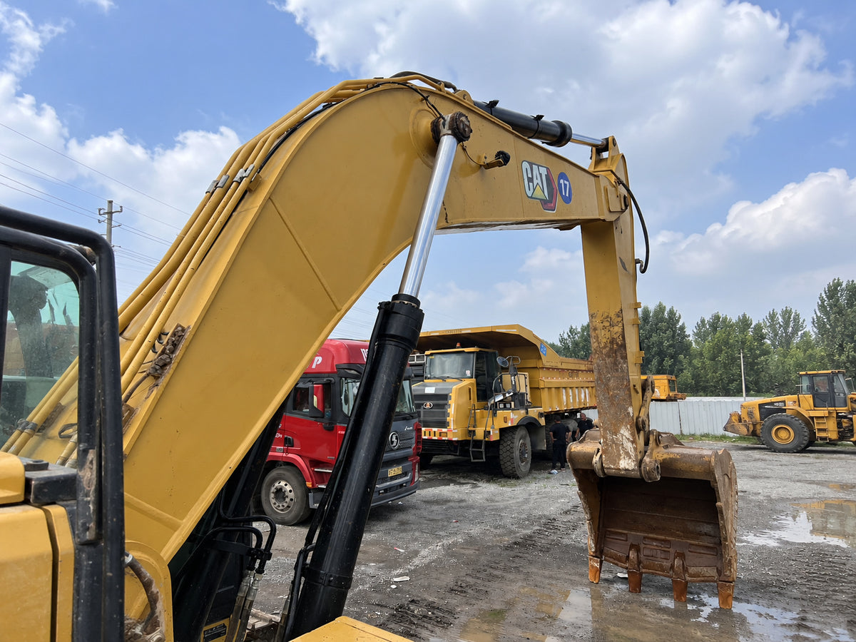 Used 2023 A43 CAT 333 32.9 t 5700h Crawler Excavator – Unit CAT333