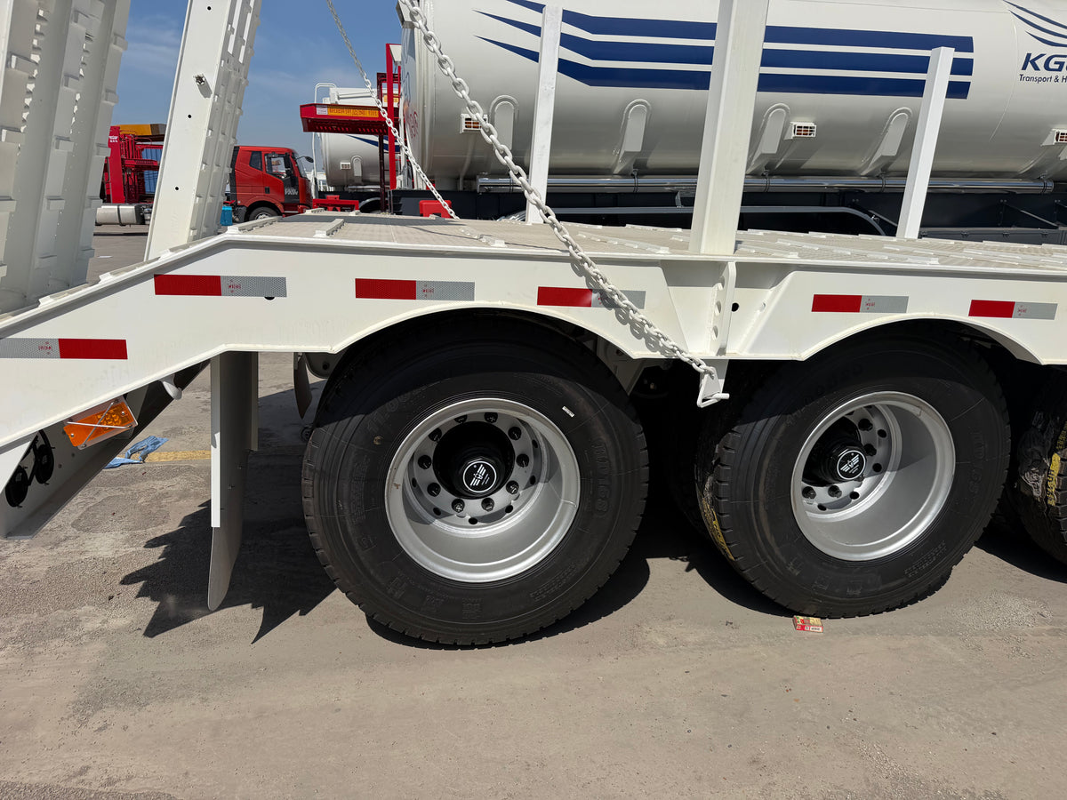 New XCMG XG0CDT860P 72420 kg 13.75 m Lowbed Semi-Trailer