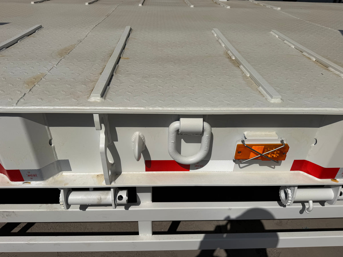 New XCMG XG0CDT860P 72420 kg 13.75 m Lowbed Semi-Trailer