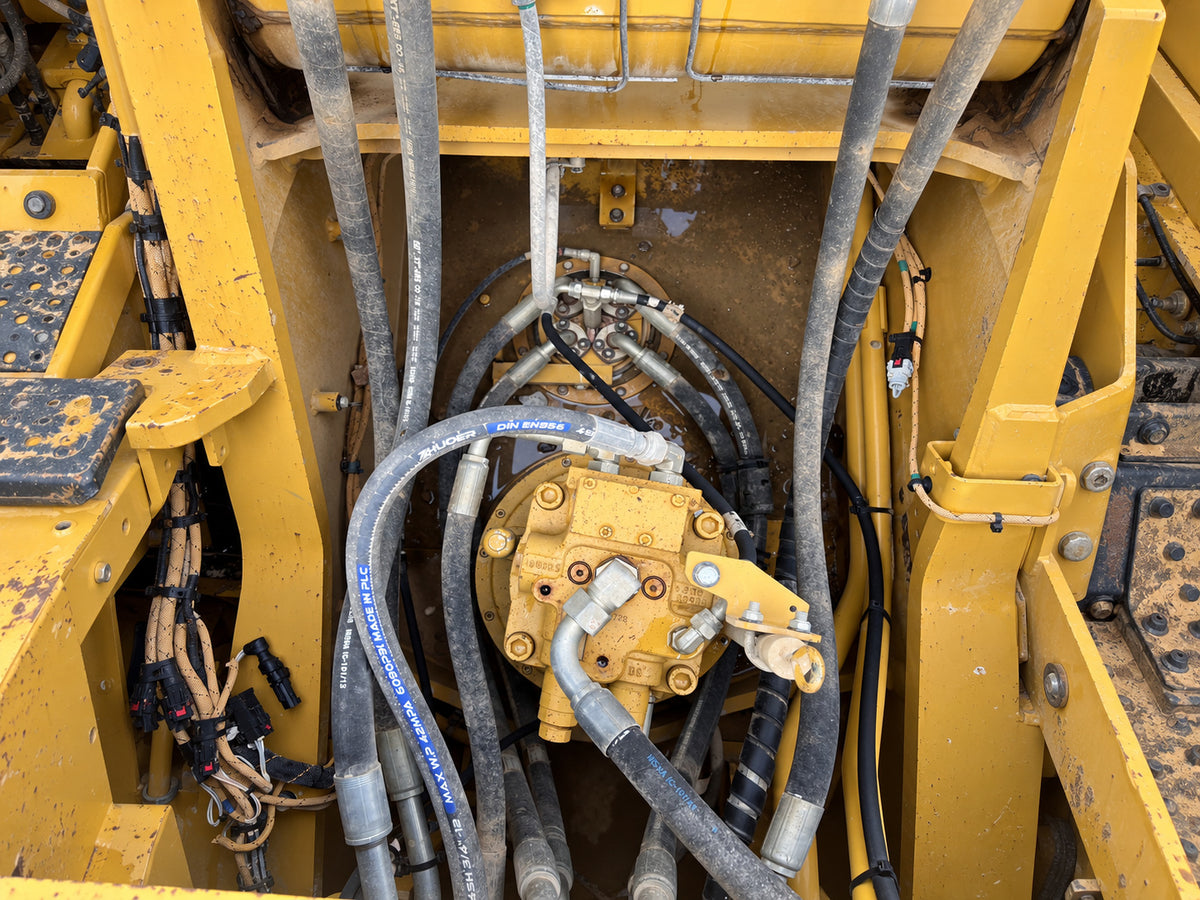 Used 2023 A43 CAT 333 32.9 t 5700h Crawler Excavator – Unit CAT333