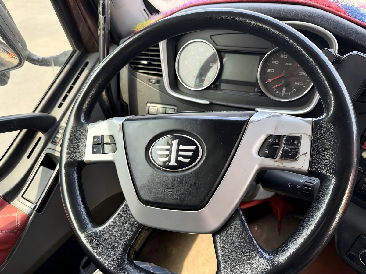 Used FAW Jiefang New J6P 500 HP 6×4 Tractor Truck-9313