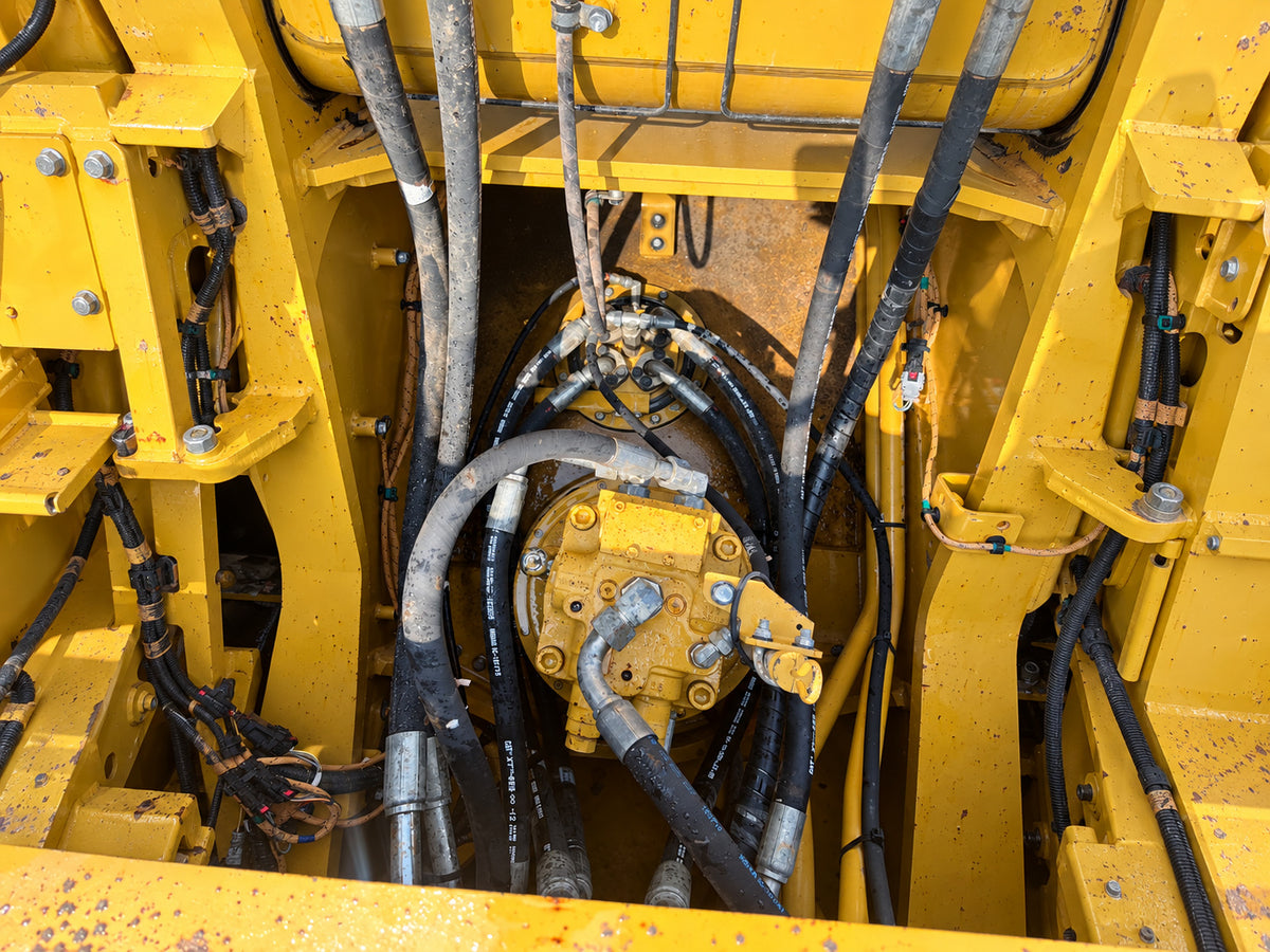 Used 2023 A42 CAT 333 32.9 t 7400h Crawler Excavator – Unit CAT333