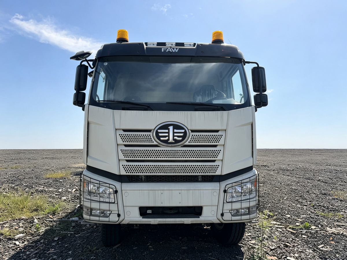 New FAW Jiefang J6P‑390 390 hp 8X4 Dump Truck