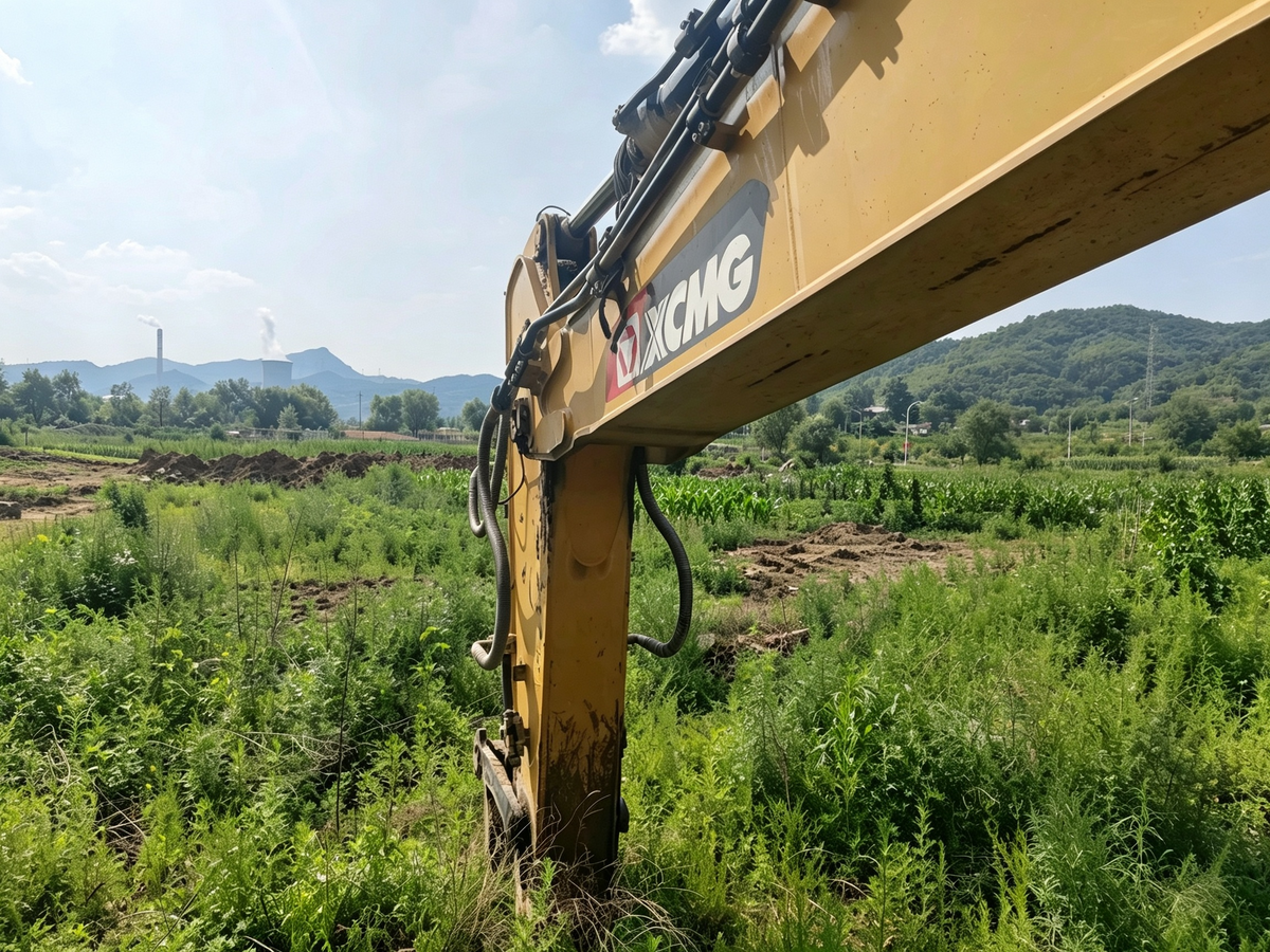 Used XCMG XE600DK MAX 59.5 t Crawler Excavator - Unit 00101