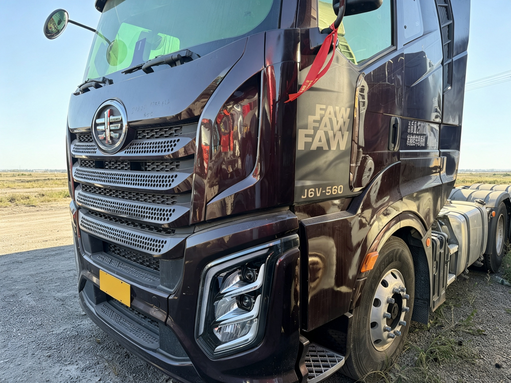 Used 2024 FAW Jiefang J6V 560 hp 6X4 Tractor Truck