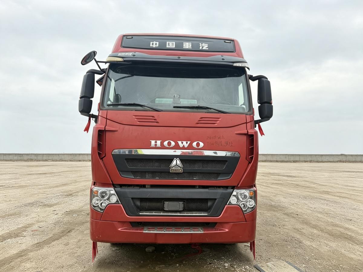 Used SINOTRUK HOWO 430 HP 6×4 Tractor Truck-1892