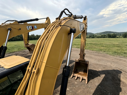 Used CAT 326D2L 29.24 t Crawler Excavator - Unit 326