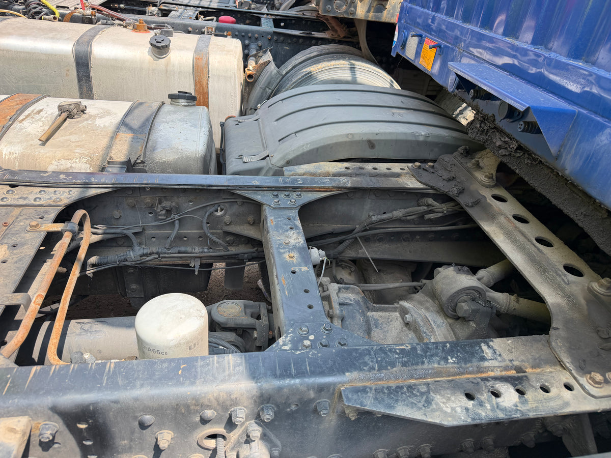 Used FAW Jiefang J6P 550 HP 6×4 Tractor Truck-3811