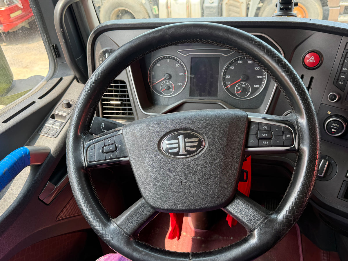 Used FAW Jiefang J6P 550 HP 6×4 Tractor Truck-3811
