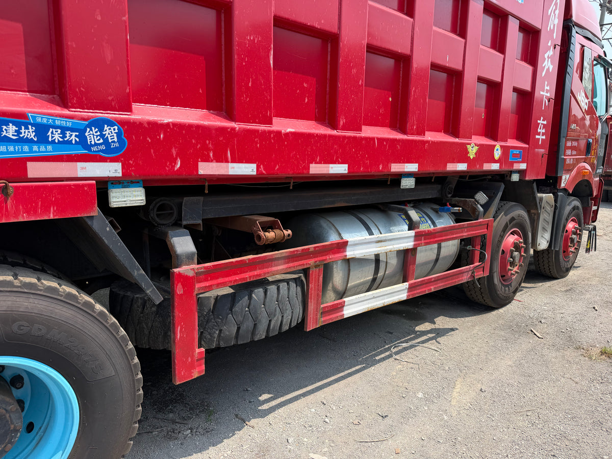 Used FAW Jiefang New J6P 550 hp 8X4 8.8 m China V Dump Truck-9509