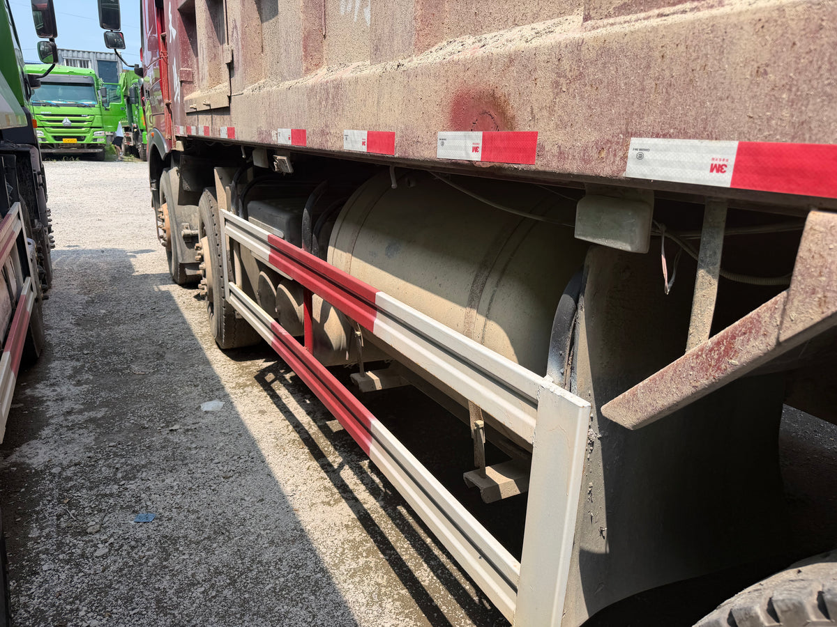 Used SINOTRUK HOWO 440 HP 8×4 Rear Tipping Dump Truck-543