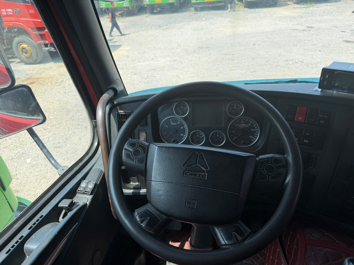 Used SINOTRUK HOWO 440 HP 8×4 Rear Tipping Dump Truck-543