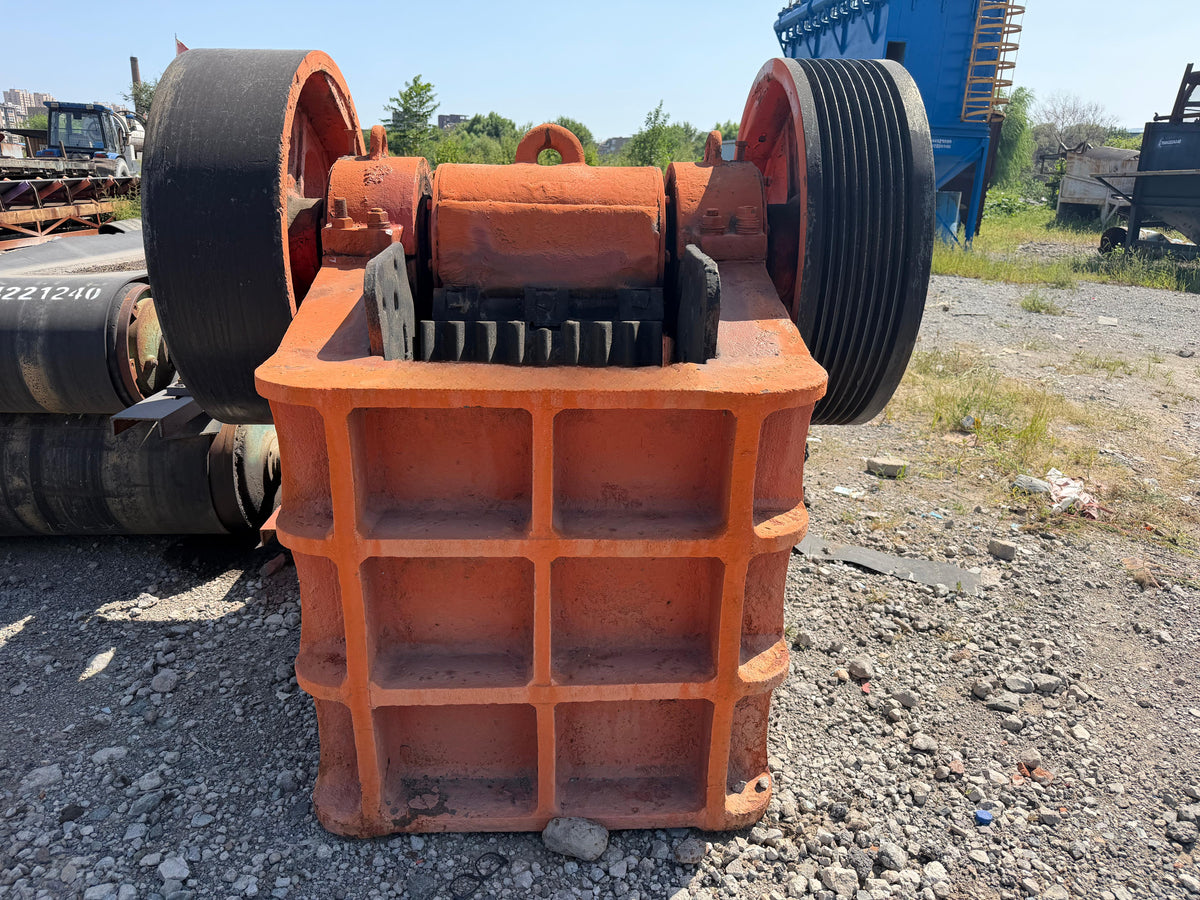 Used Yuefeng PE400×600 6.5t Jaw Crusher