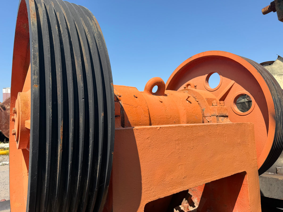 Used Yuefeng PE750×1060 17t Jaw Crusher