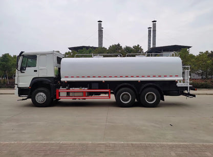 Used Sinotruk HOWO 371 hp 6X4 20m³ Water Sprinkler Truck