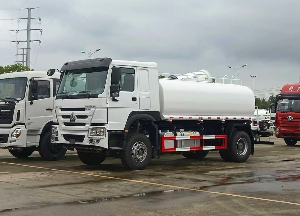 Used Sinotruk HOWO 220~280 hp 4X2 Water Sprinkler Truck