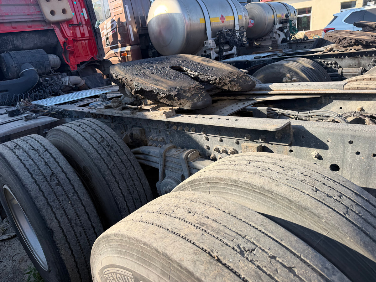 Used Shacman New M3000 460 hp 6X4 6.86 m Tractor Truck