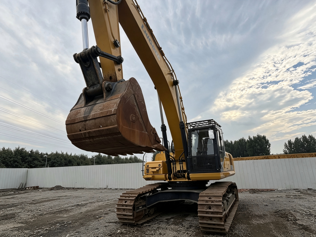 Used 2024 LIUGONG CLG938EHDG4 38.5 t Crawler Excavator – Unit 938F