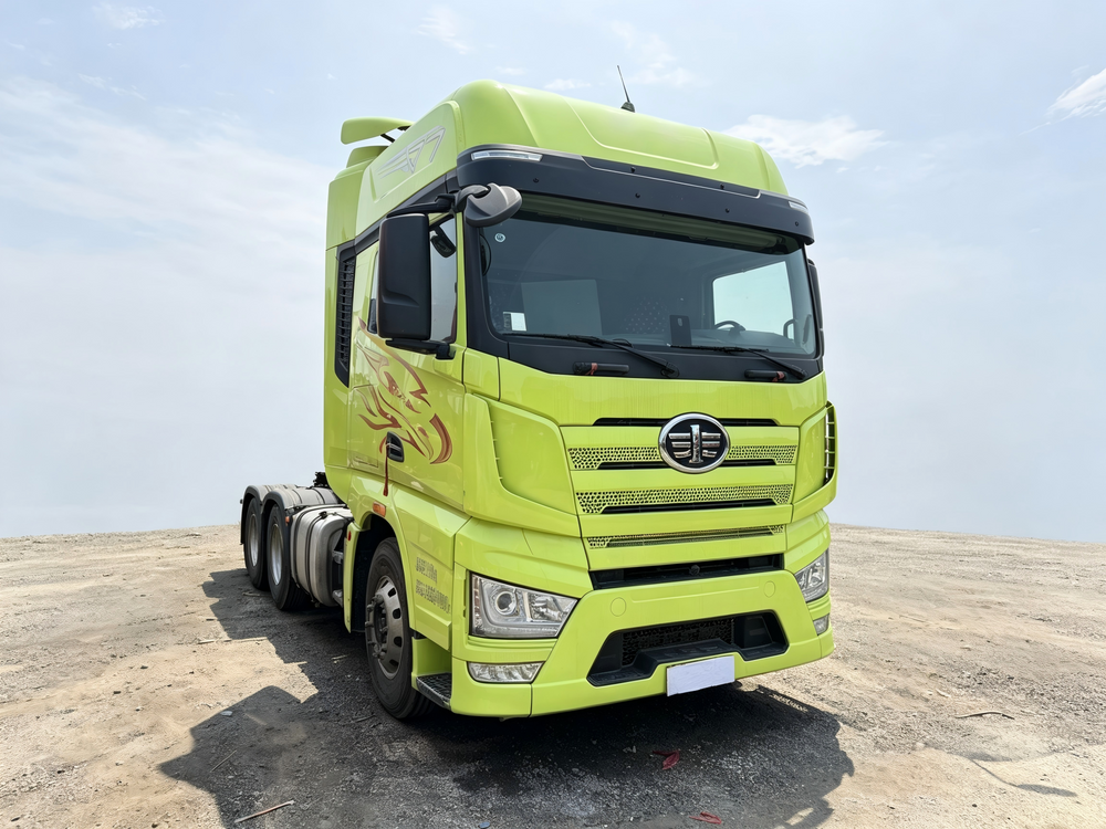 Used FAW Jiefang J6P 550 HP 6×4 Tractor Truck-3811