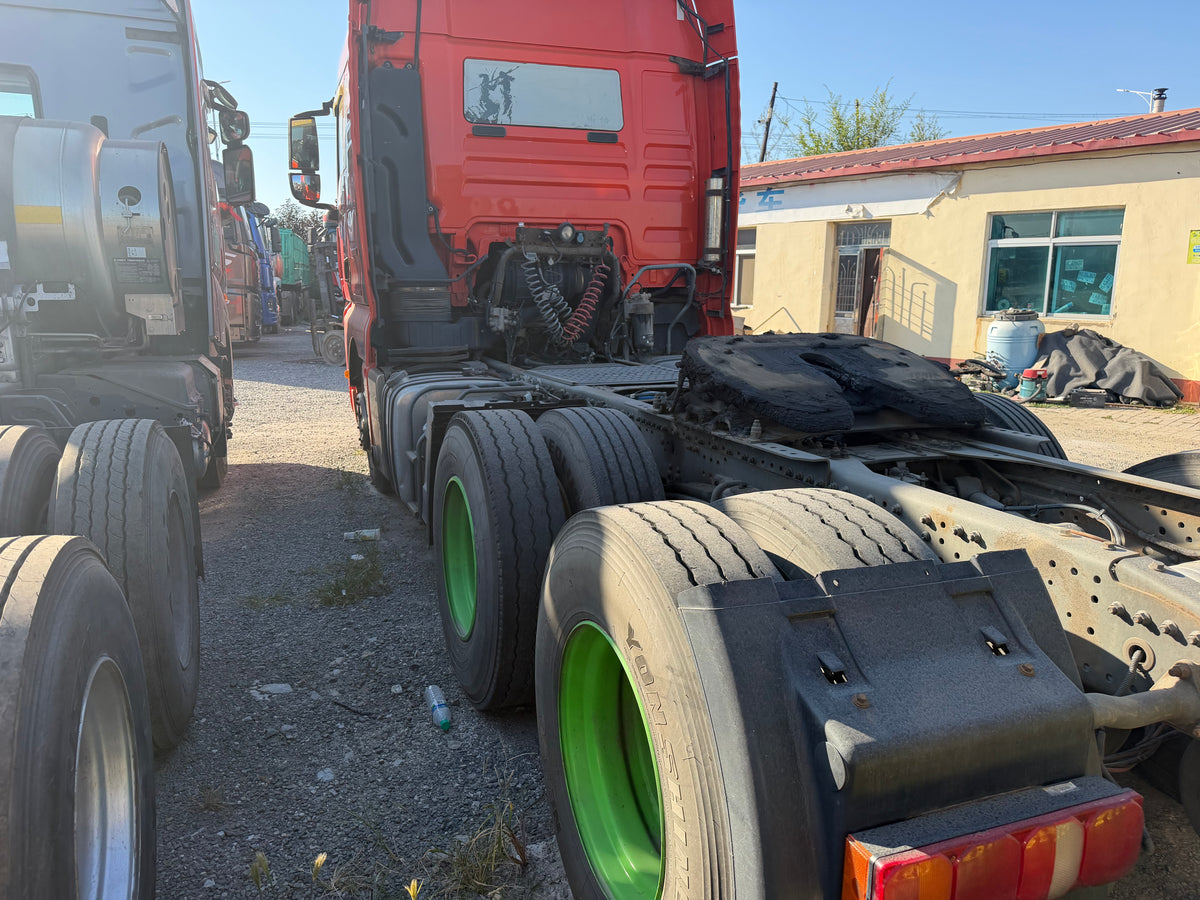 Used SINOTRUK SITRAK C7H 480 hp 6X4 6.895 m Tractor Truck